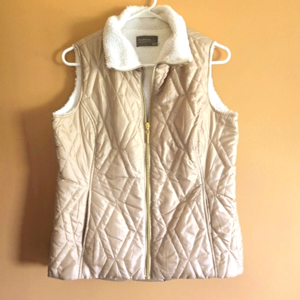 Casual Identity Gold Puffer Vest PTP=19"